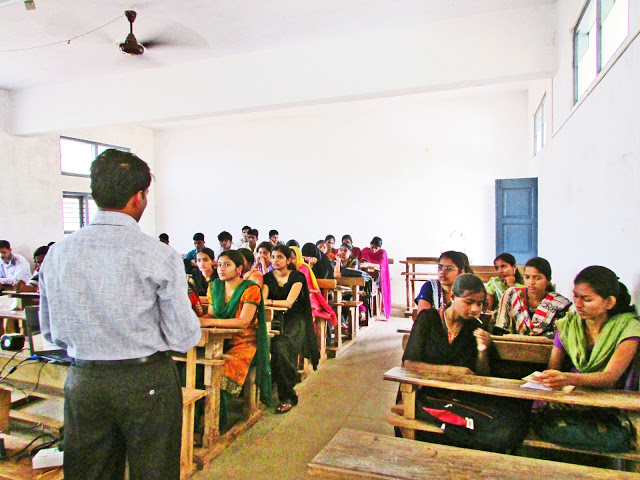 Dahiwadi College Satara Campus photo 3