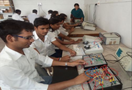 Nagnathappa Halge Engineering College Beed Infrastructure photo 1