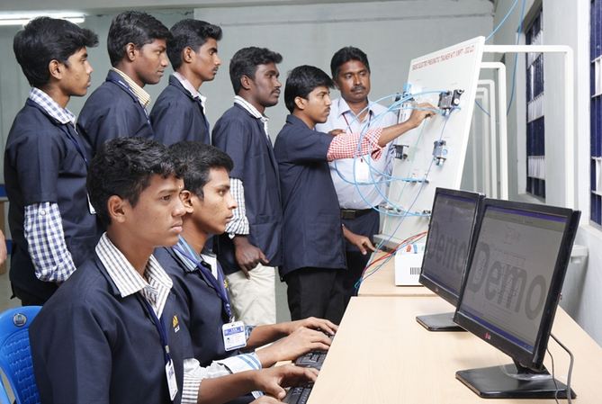 SBM College of Engineering and Technology Dindigul Lab Facility photo 2
