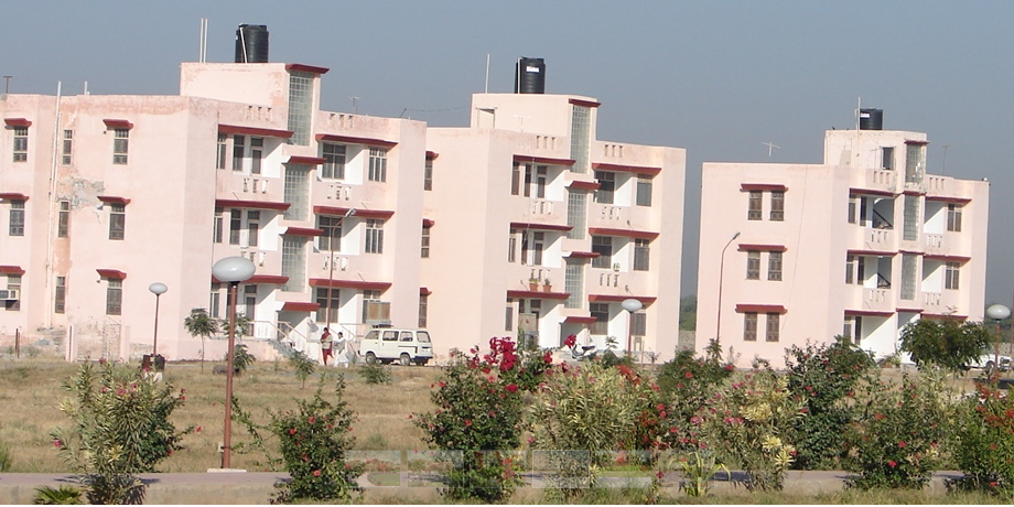 Sangam University, School of Engineering and Technology Bhilwara Academic Building photo 3