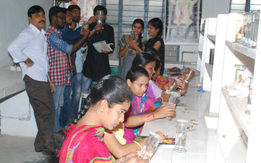 Vasistha Degree & PG College Kamareddy Laboratory photo 11