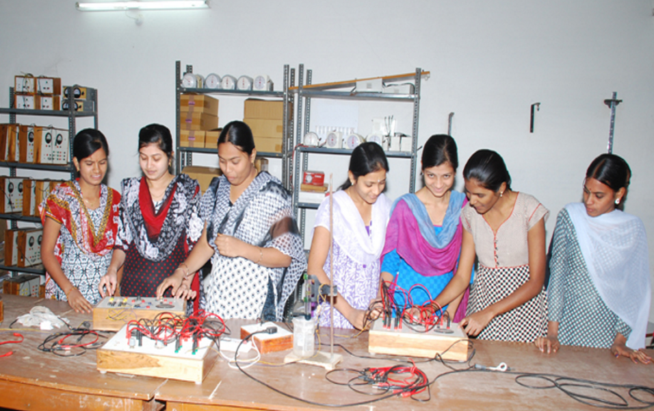 Vasistha Degree & PG College Kamareddy Laboratory photo 8