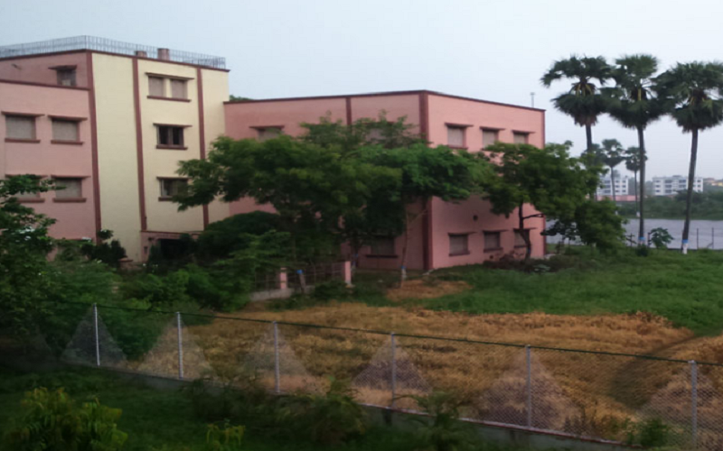 Burdwan Raj College Bardhaman Academic Building photo 8