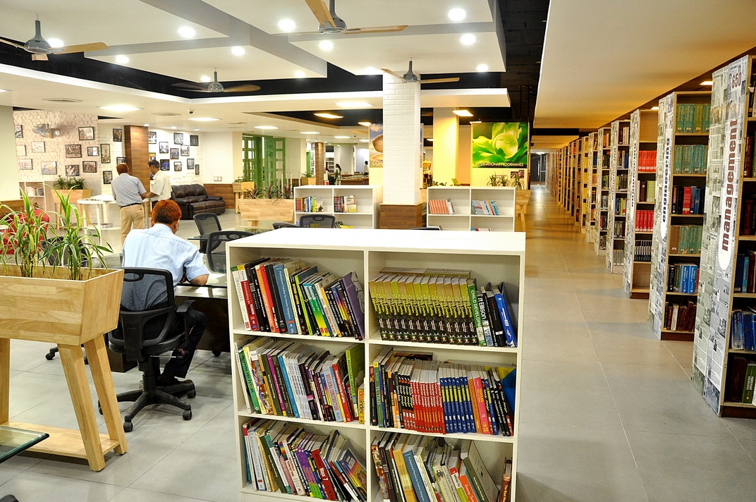 Manav Rachna Dental College Faridabad Library photo 8