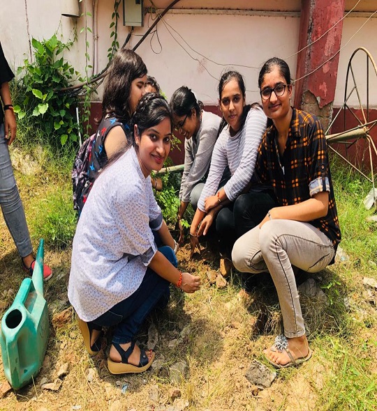 Daulat Ram College Plantation Drive photo 4
