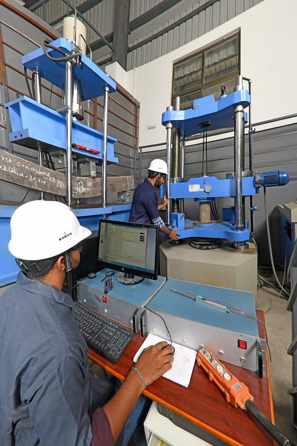 MAHINDRA University Laboratory photo 29