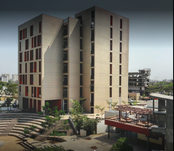 Navrachana University Main Campus photo 1