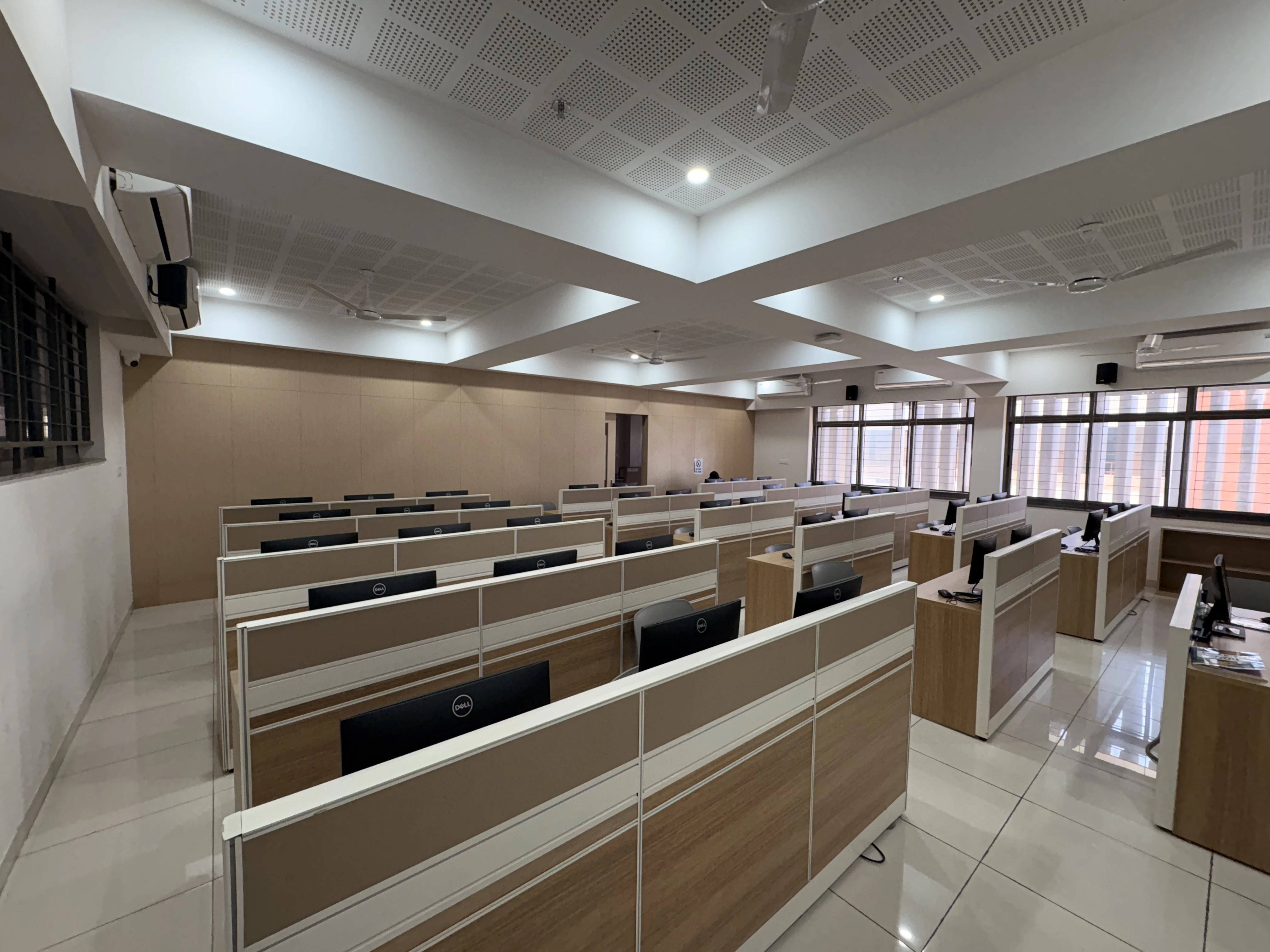 Ramdeobaba University Academic Building photo 9