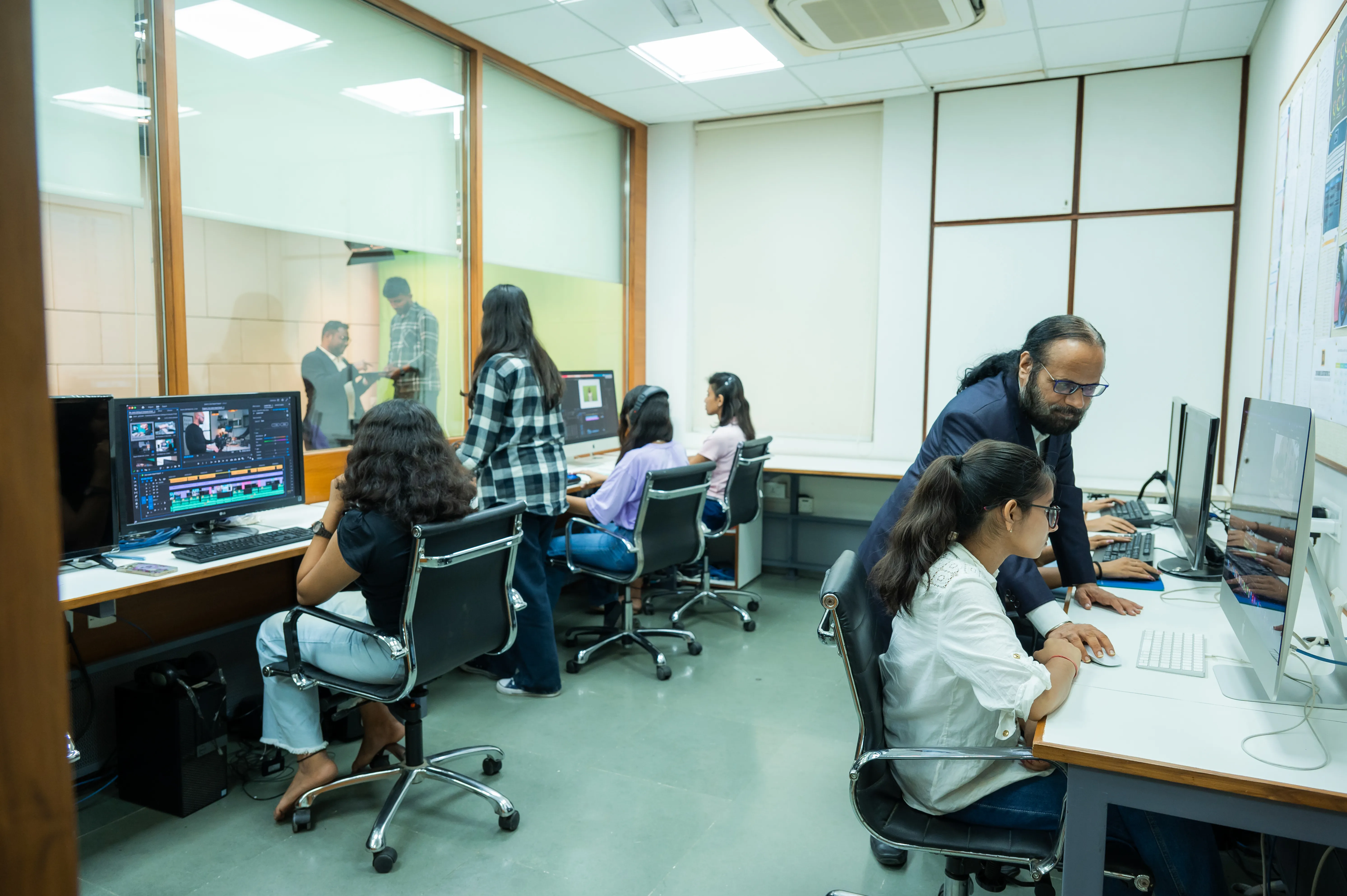 Auro University Surat Extra Curricular Activities photo 29