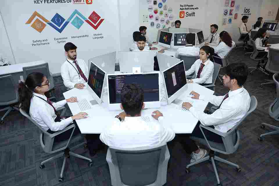Chandigarh University Apple Lab photo 1