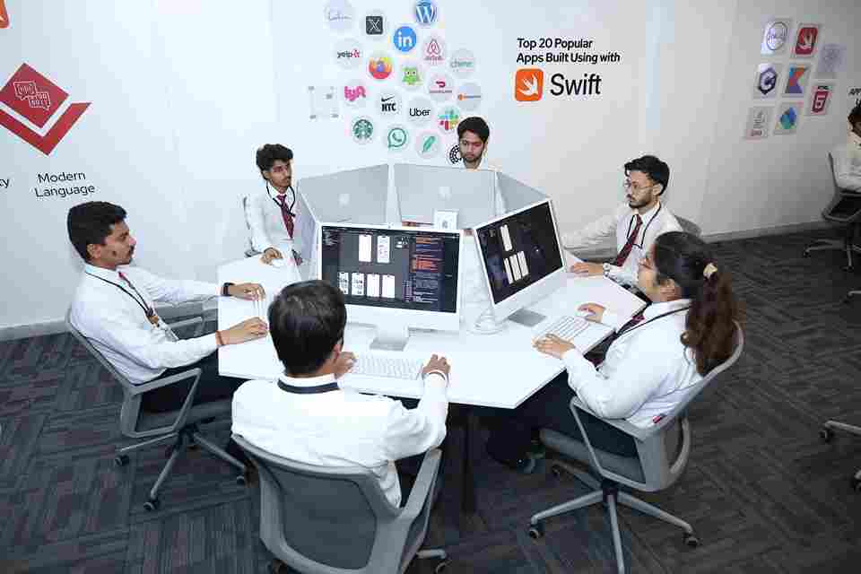 Chandigarh University Apple Lab photo 4