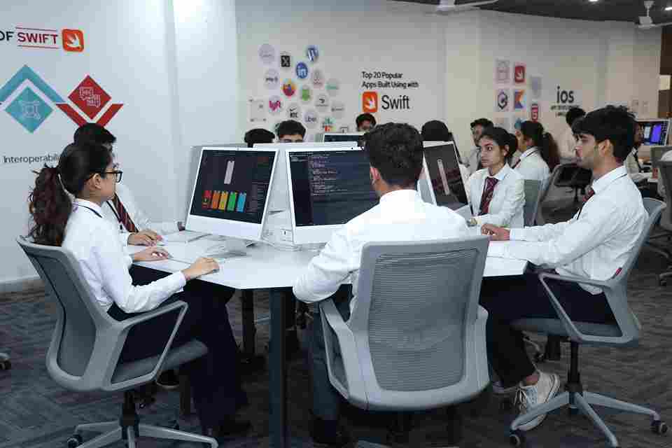 Chandigarh University Apple Lab photo 5