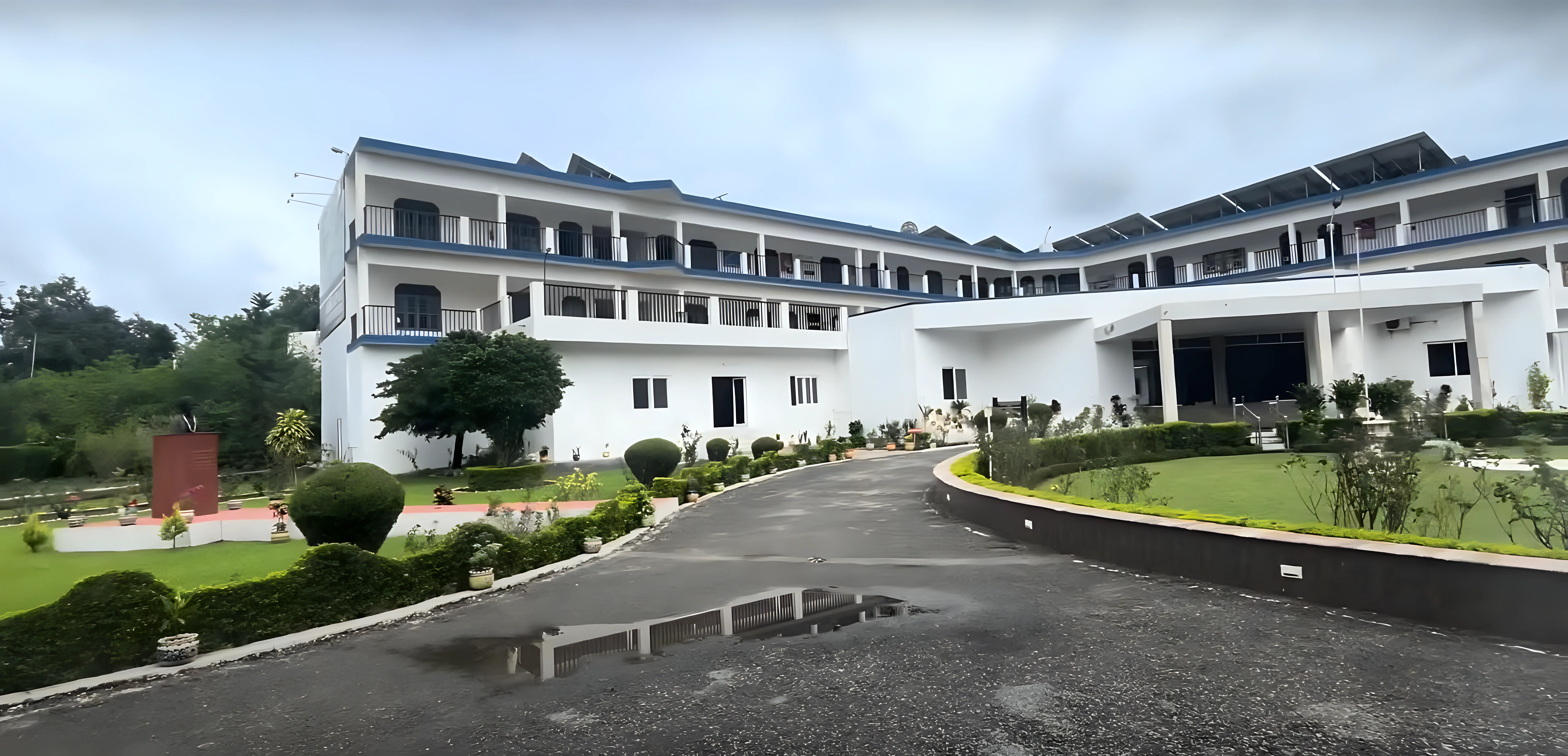 Amrapali University Haldwani campus photo 10