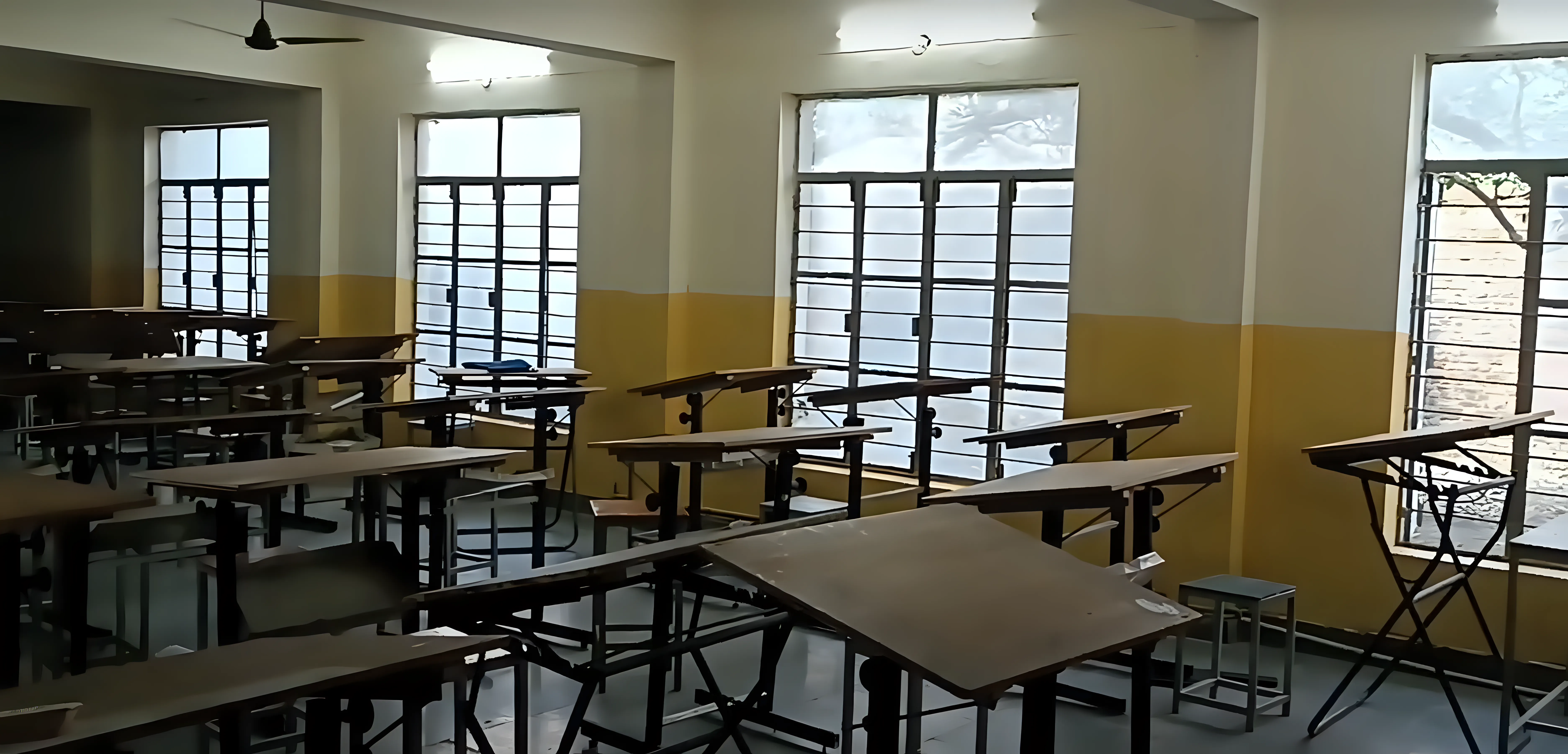 Amrapali University Haldwani classroom photo 3