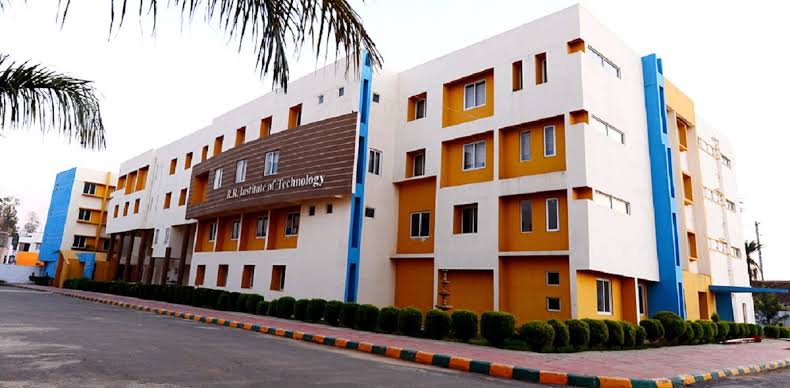 Lavanya E