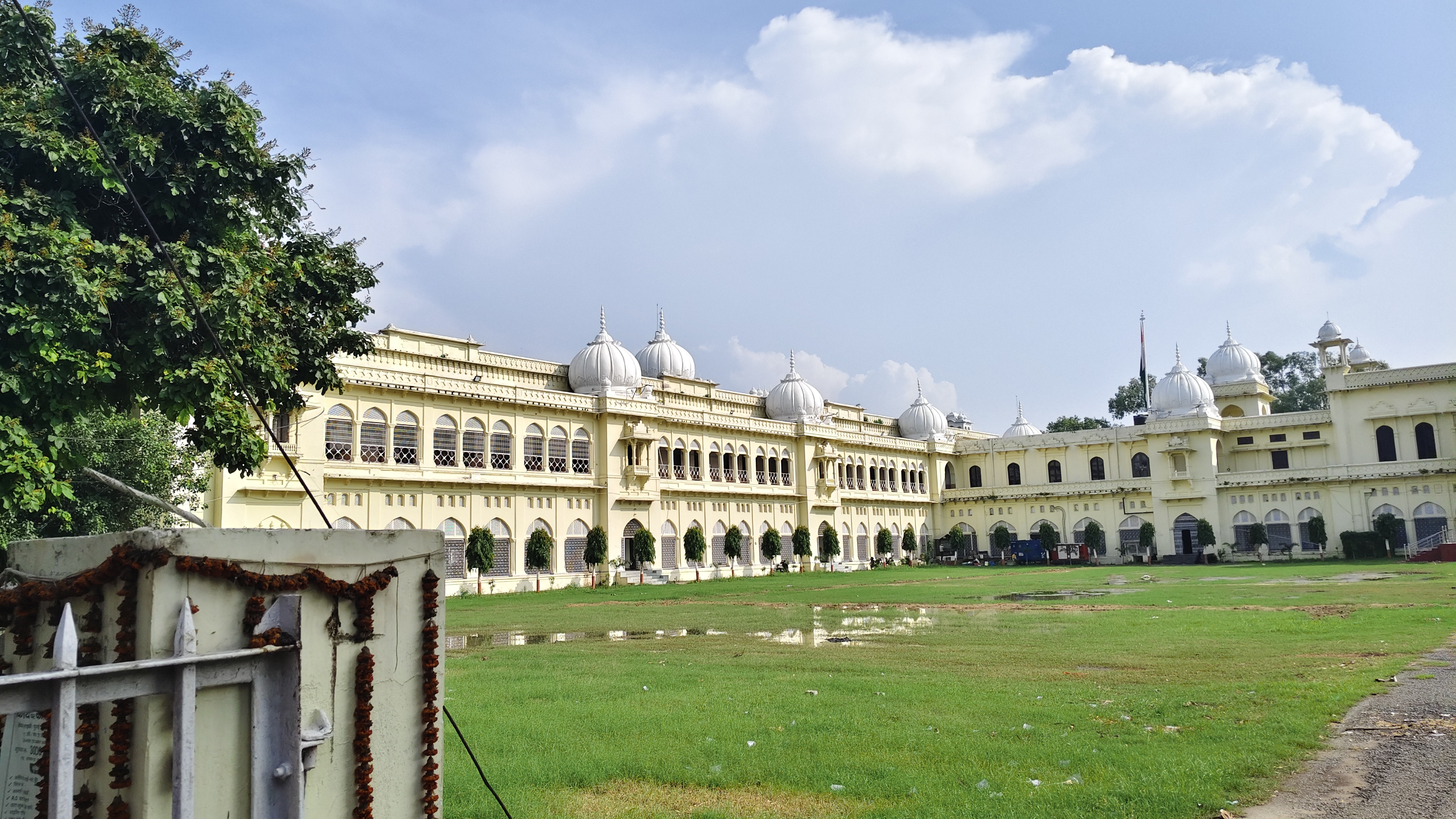 University of Lucknow Academic Block- Main Building media (8) by 1770043620_MainBuilding.jpg