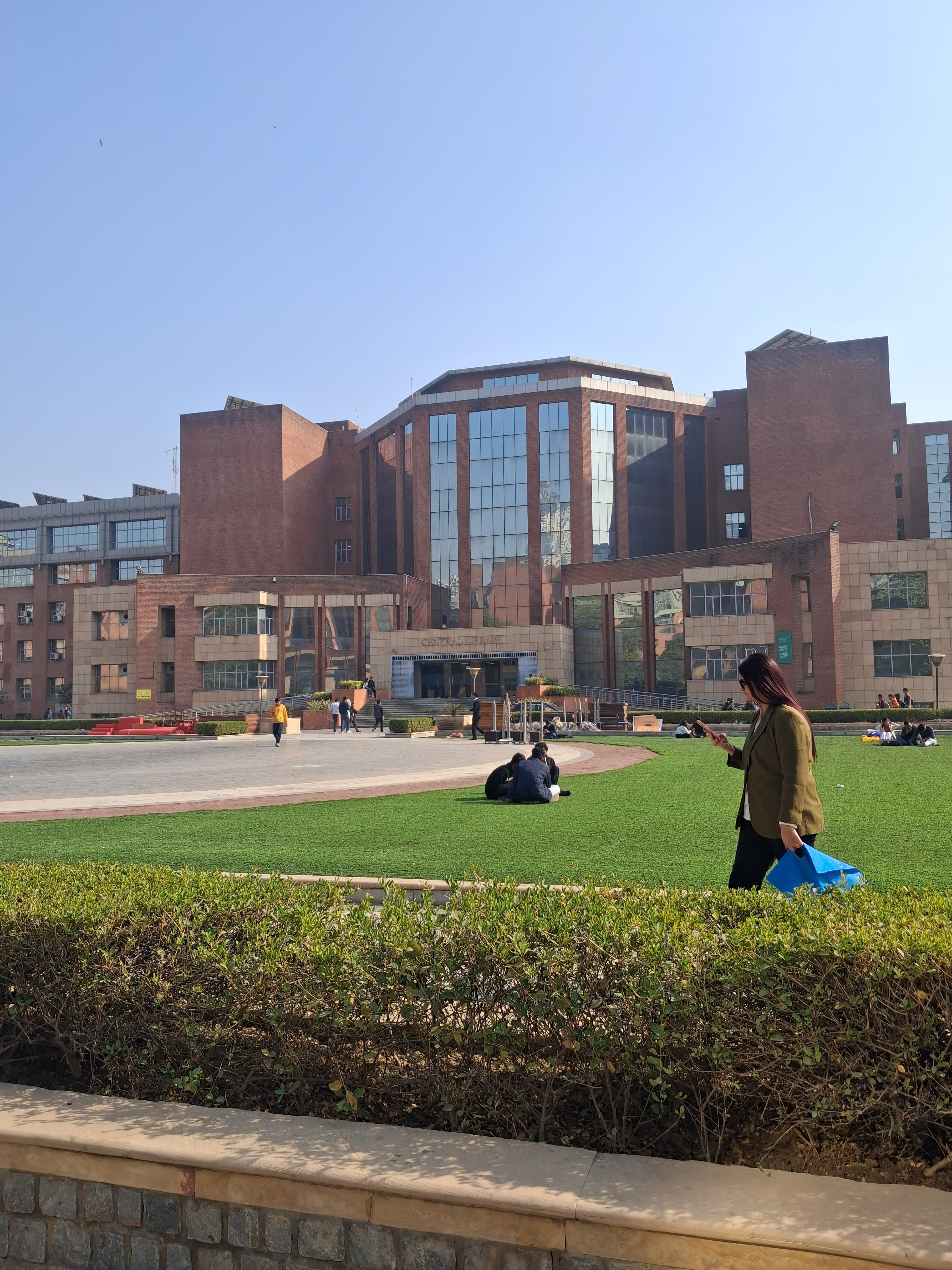 Amity University Noida Academic Block- Main Building media (9) by 1770044052_75dec321-2f0c-48c6-92f5-0d87765cbd38.jpg