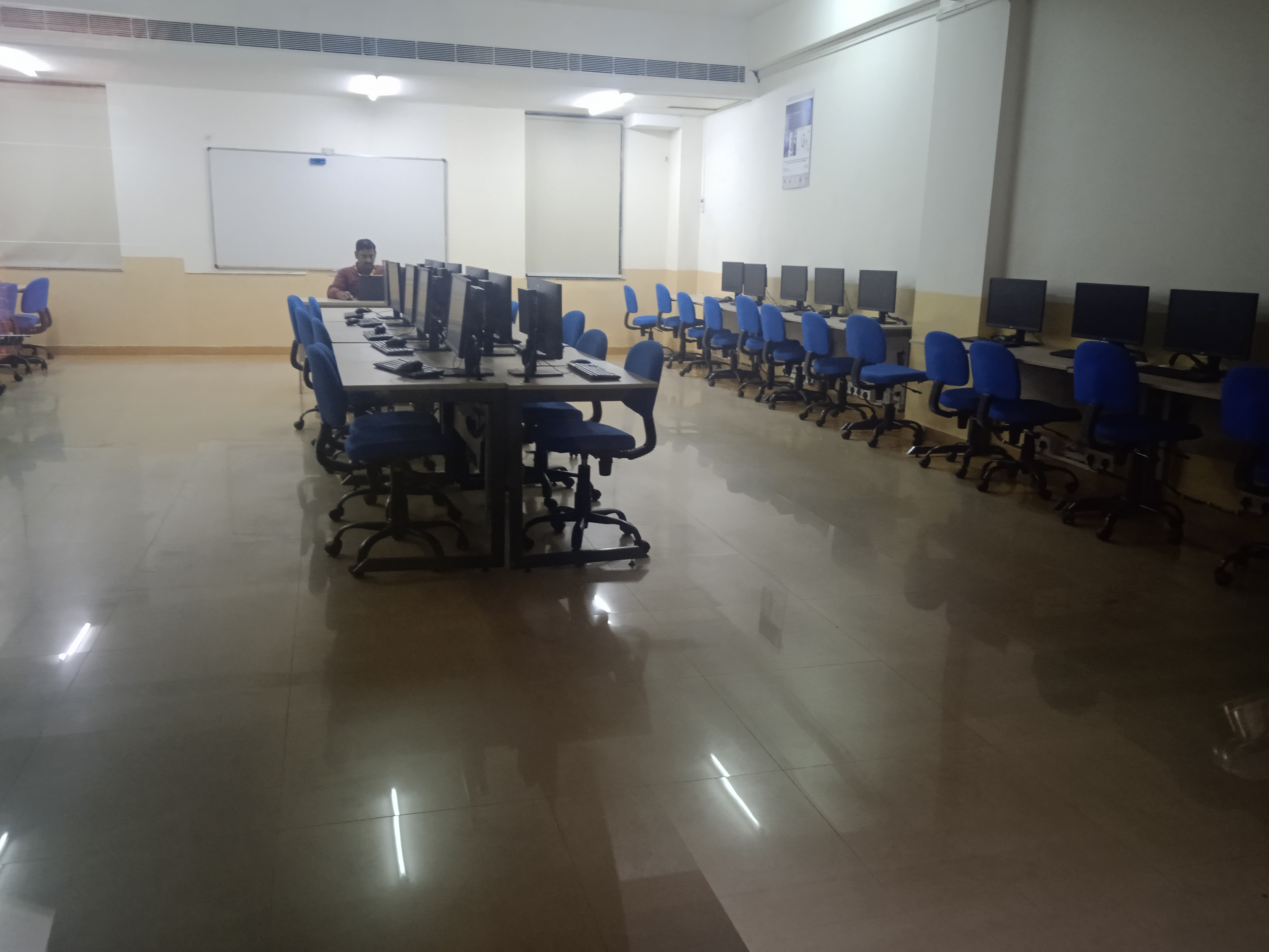 Amity University Greater Noida Campus Labs media (14) by 1770044285_Lab.jpg