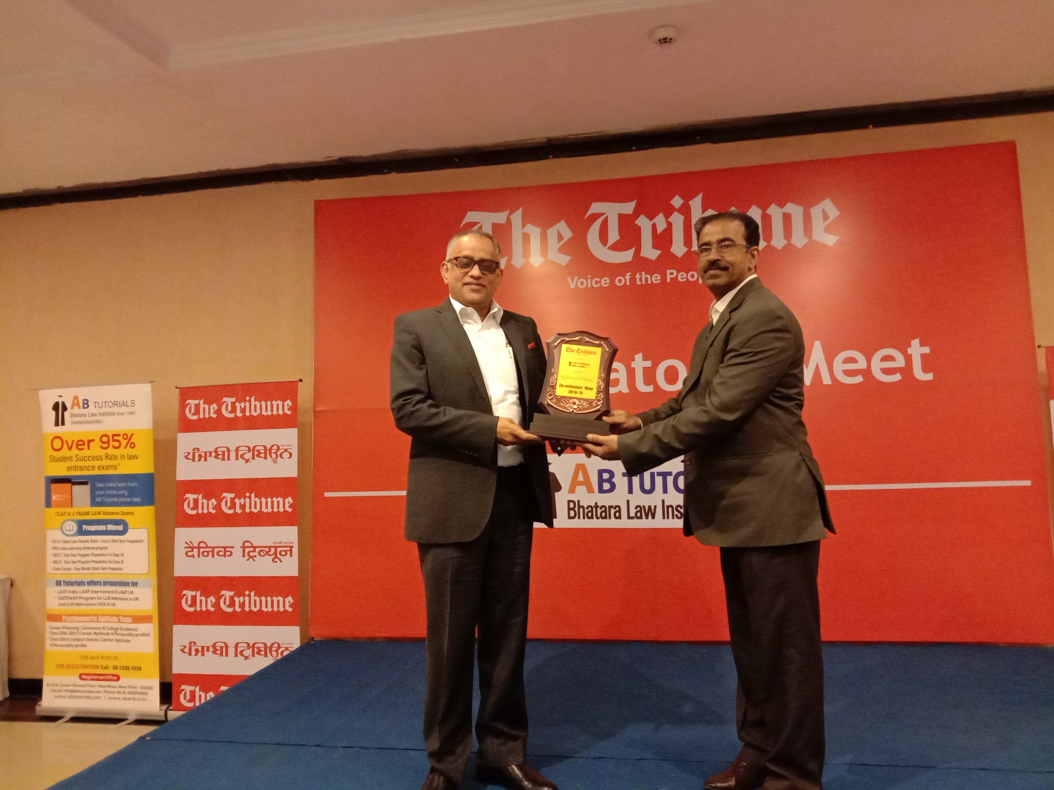 AB Tutorials receiving award photo 1
