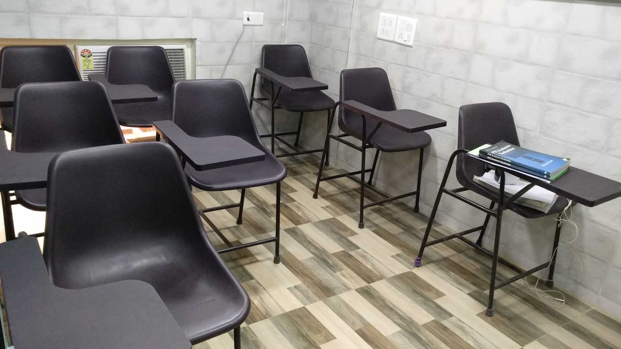 Emjay Coaching Classroom photo 1