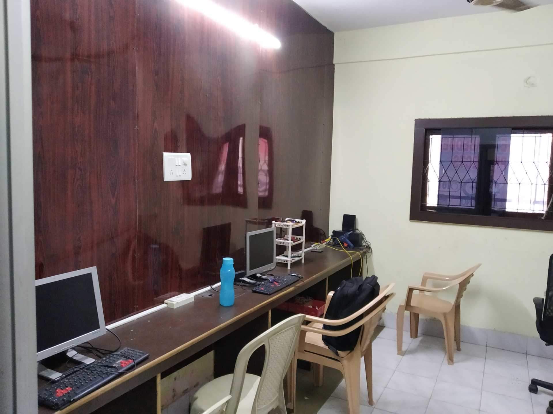 MicroEmbedded TechLabs Inside View photo 1