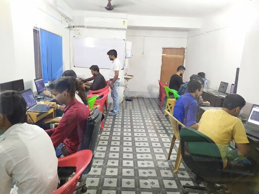Acesoftech Academy Classroom photo 1