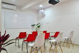 Just French Language Institute classroom photo 1
