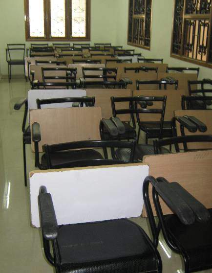 TRS IIT Classes classroom photo 1