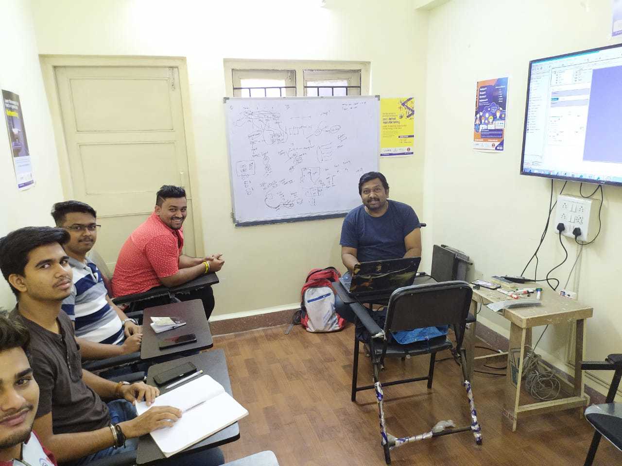 LIVEWIRE KALYAN LIVEWIRE KALYAN: Gallery photo 6