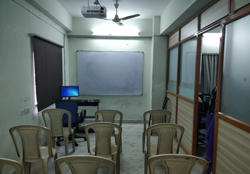 Learn IT Hub Learn IT Hub photo 2