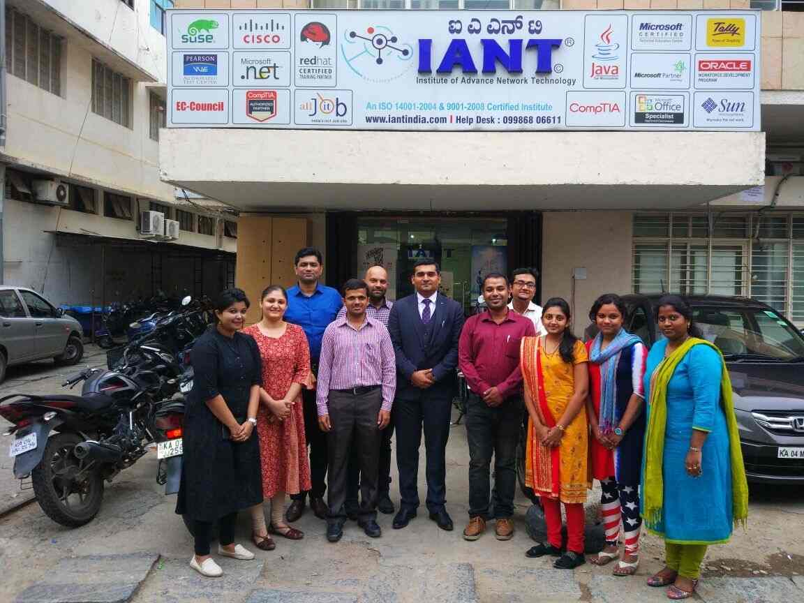 IANT IANT: Gallery photo 6