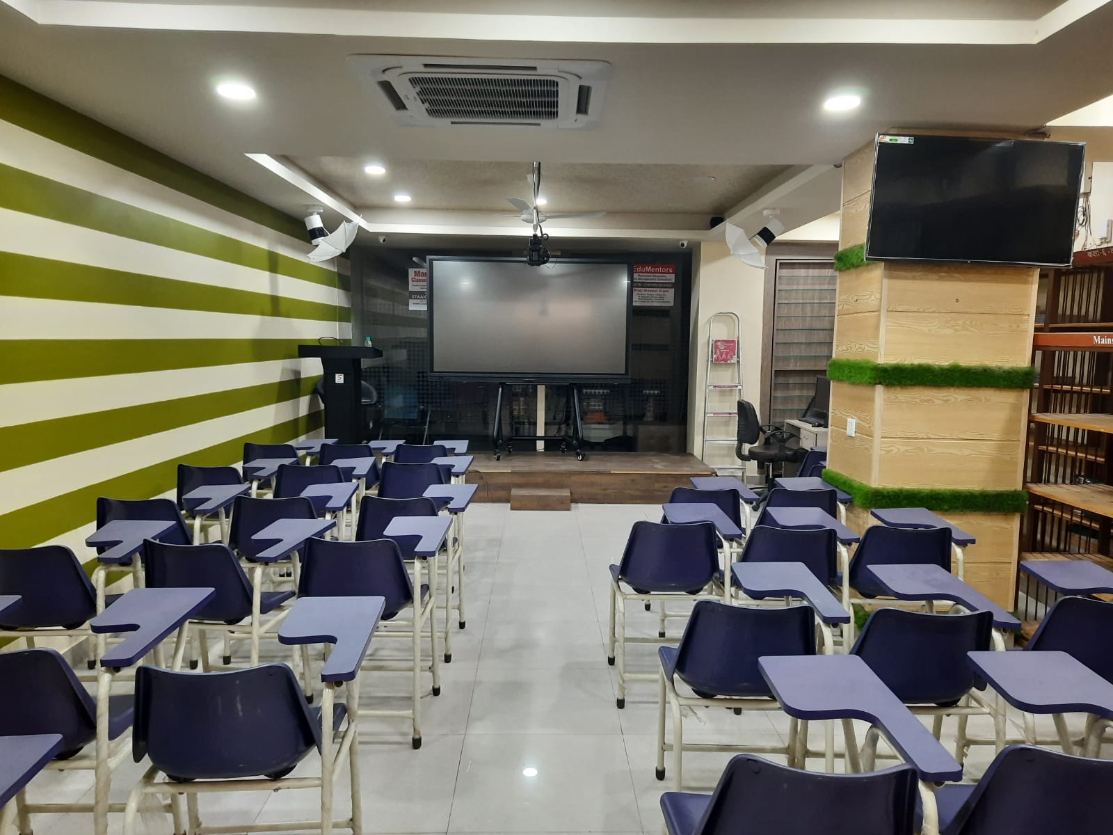 Manu Law Classes Campus photo 5