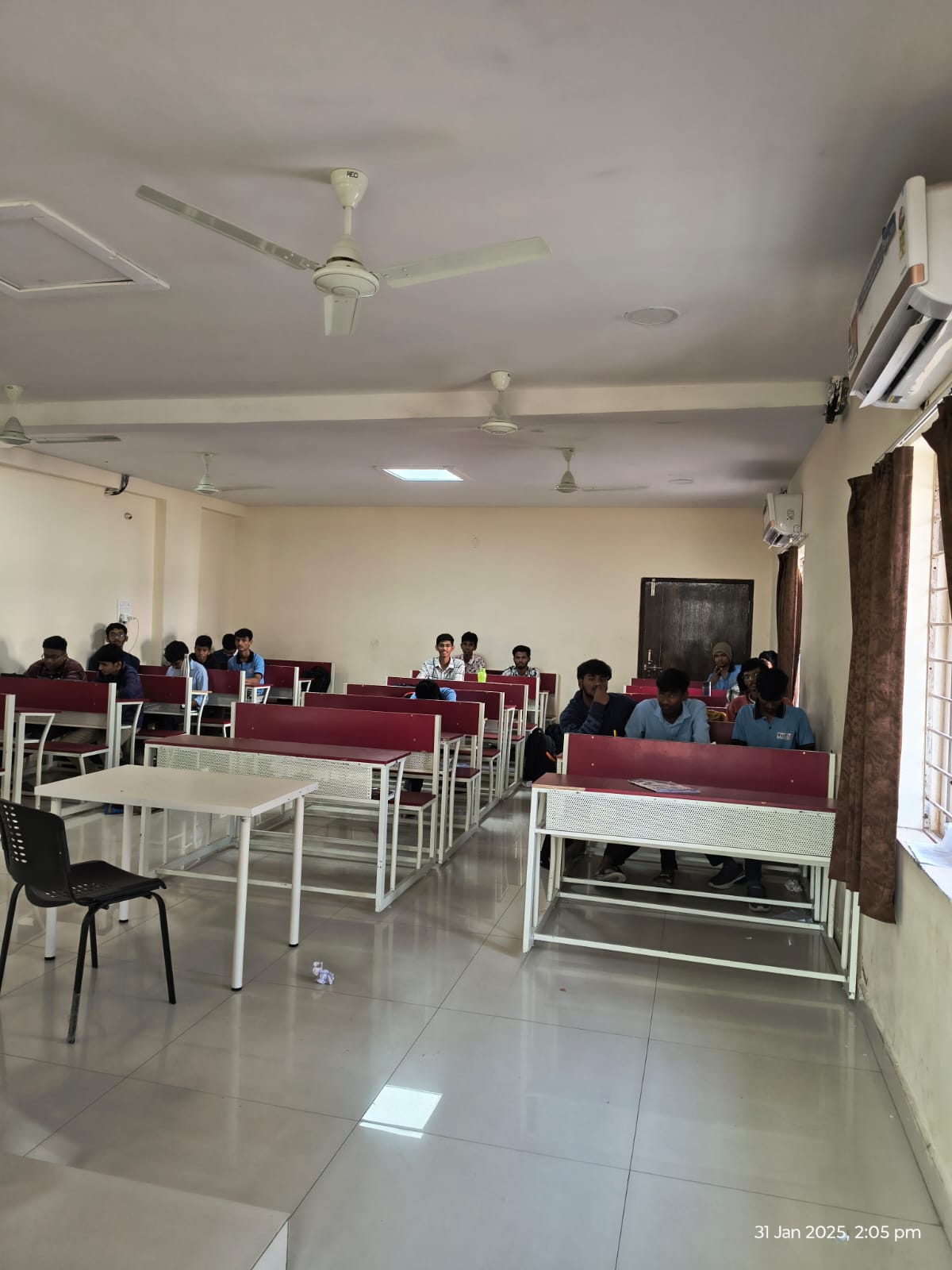 V IIT JEE NEET Academy V IIT JEE NEET Academy photo 3