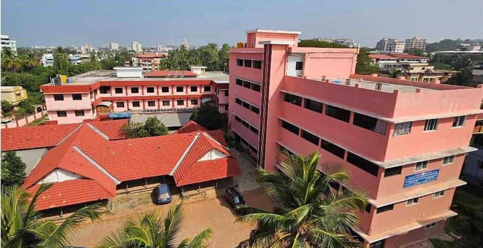 Mangalore University Campus photo (3) by Kalpitha